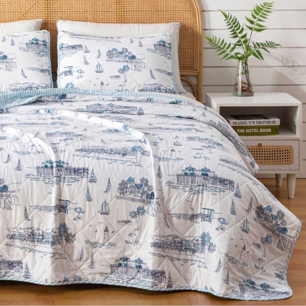 Full Queen Coastal Quilt Bedding Set with Shams 3 Piece Reversible All Season